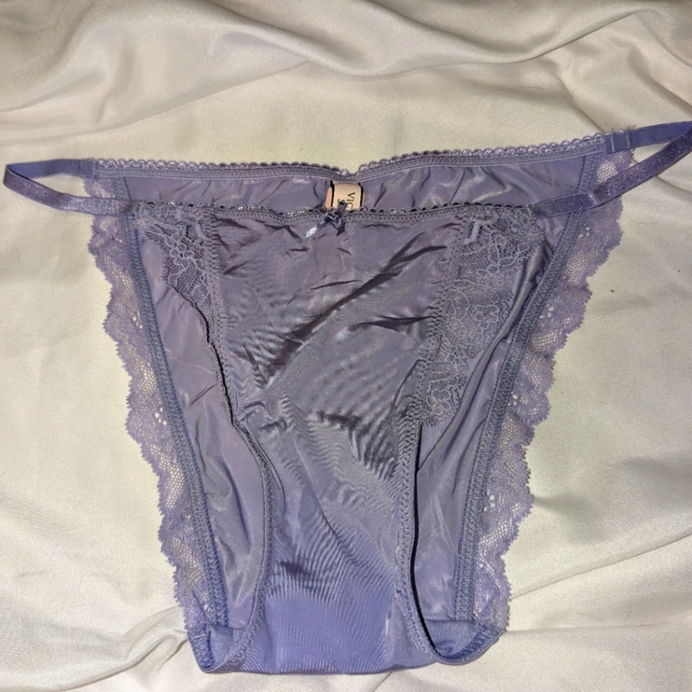 BRAND NEW* Smooth & Lace Mini String Bikini Panty